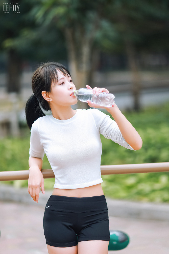 老师让我吃她胸